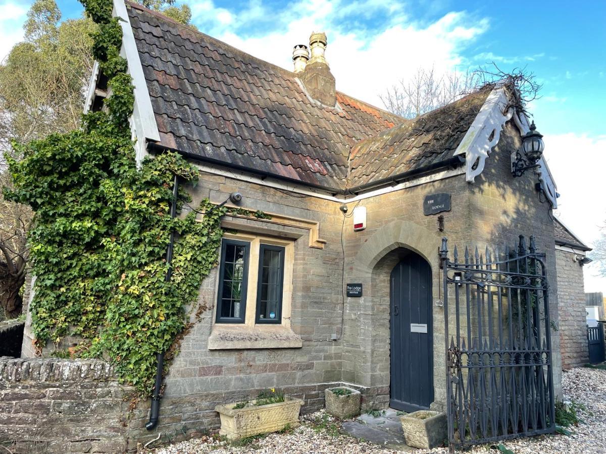 2 Bedroom Cosy Cottage With Hot Tub In Hambrook Close To Bristol City Centre 外观 照片